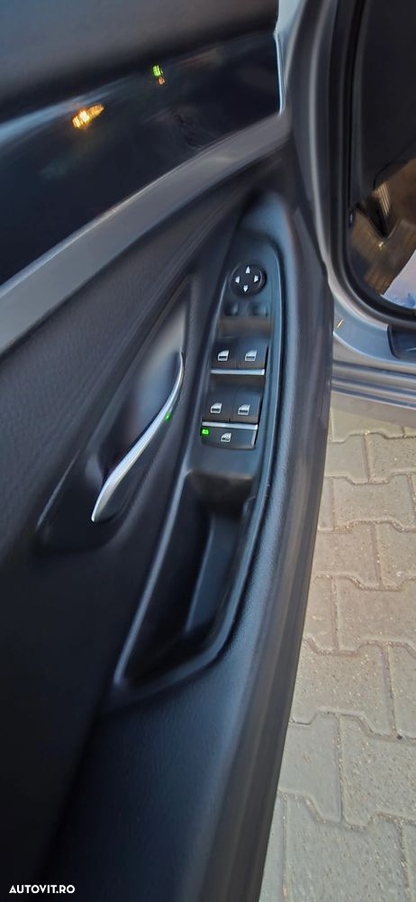 BMW Seria 5 520d xDrive AT - 15