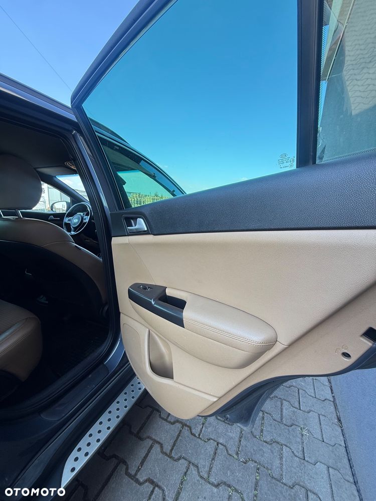 Kia Sportage 2.0 CRDI 4WD Automatik Fifa World Cup Edition - 24