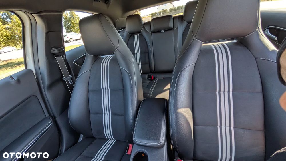 Mercedes-Benz Klasa A 180 AMG Line - 25