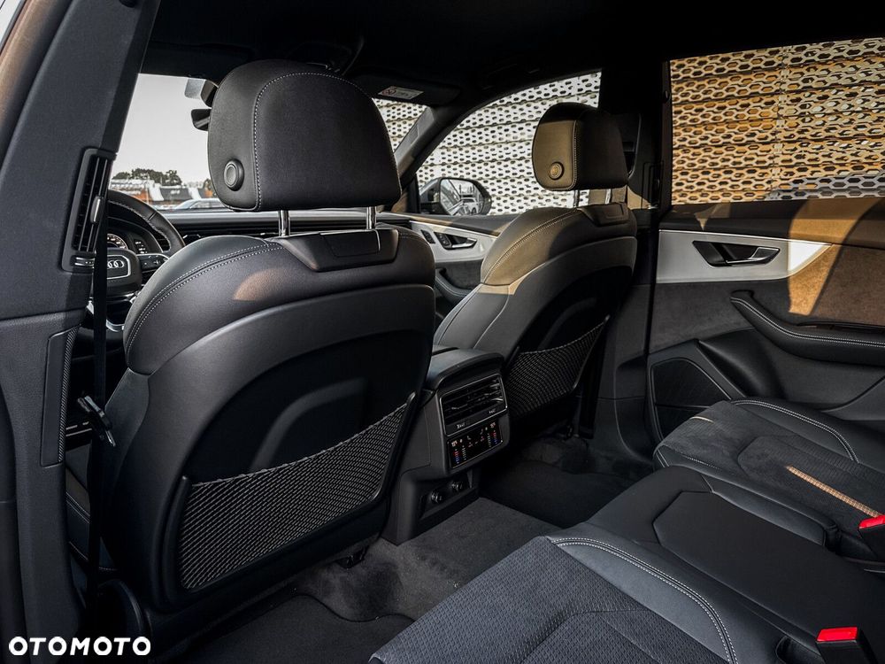 Audi Q8 - 40