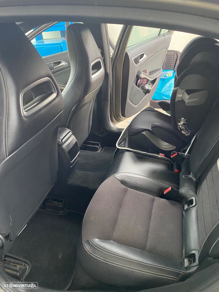 Mercedes-Benz A 180 CDI (BlueEFFICIENCY) Urban - 11