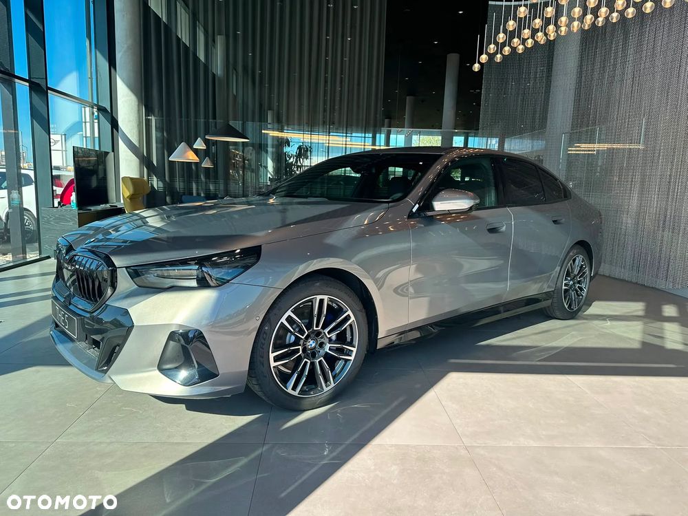 BMW Seria 5 520d xDrive mHEV - 3