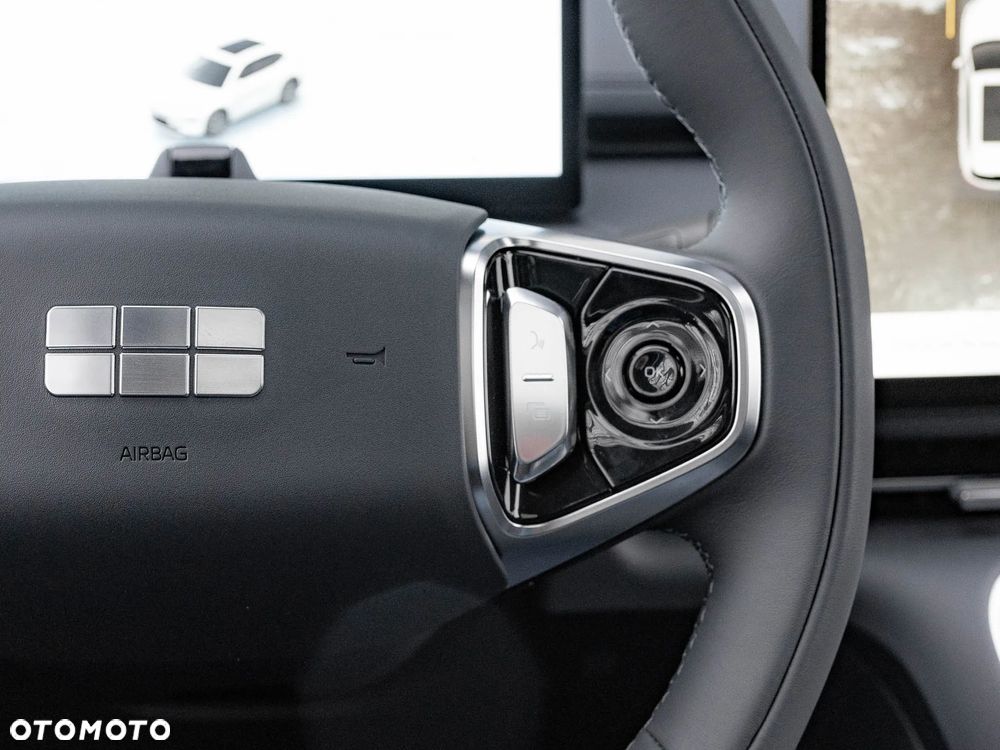 Geely Starray EM-i 1.5 PHEV Max - 35