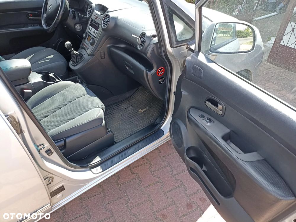 Kia Carens 2.0 CRDi Freedom - 9