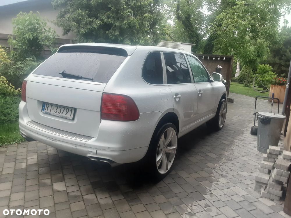 Porsche Cayenne Turbo - 16