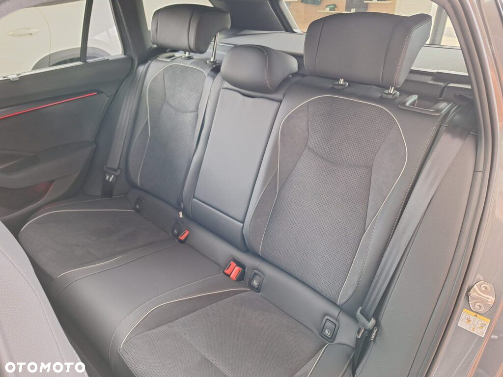 Skoda Superb 2.0 TSI Sportline DSG - 17