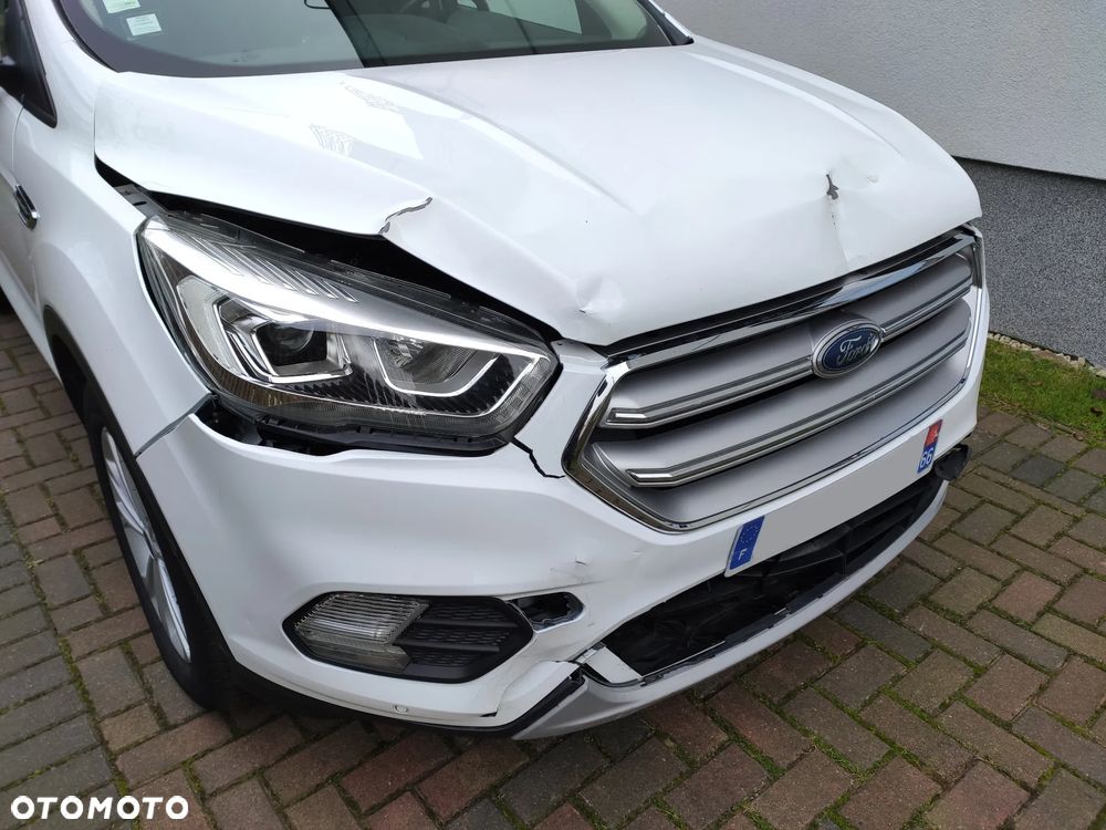 Ford Kuga 2.0 TDCi 2x4 Titanium - 5