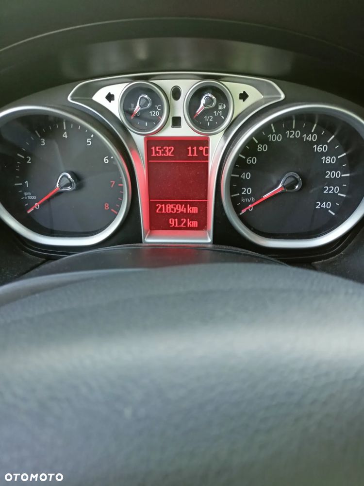 Ford Focus 1.8 FF Ghia - 10