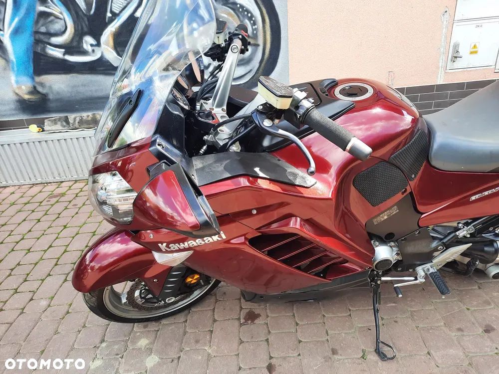 Kawasaki GTR - 10