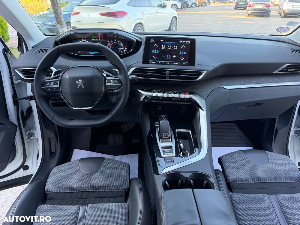 Peugeot 3008 1.2 PureTech 130 EAT8 GT - 14