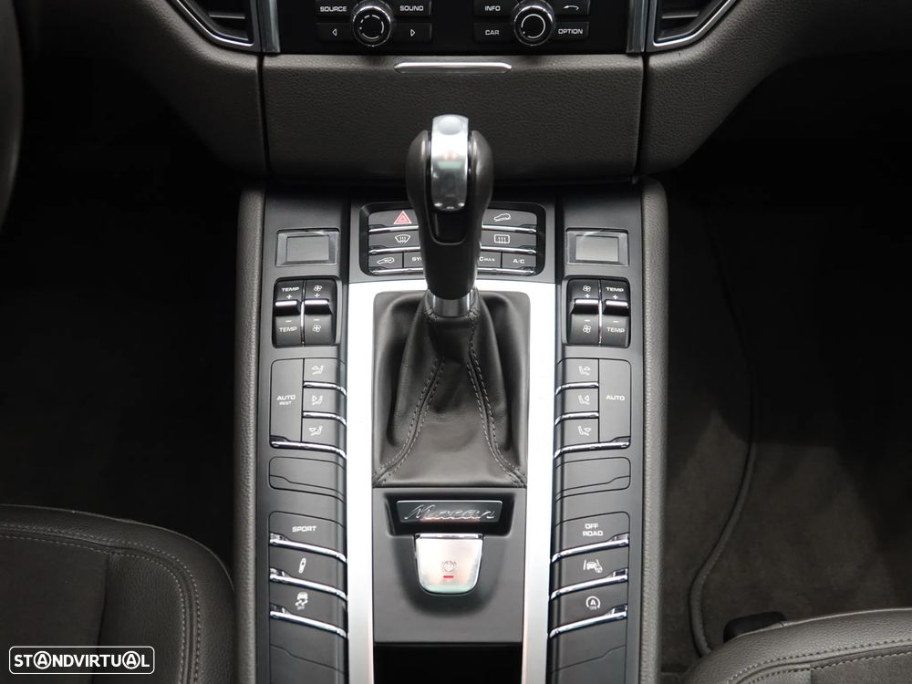 Porsche Macan S - 27