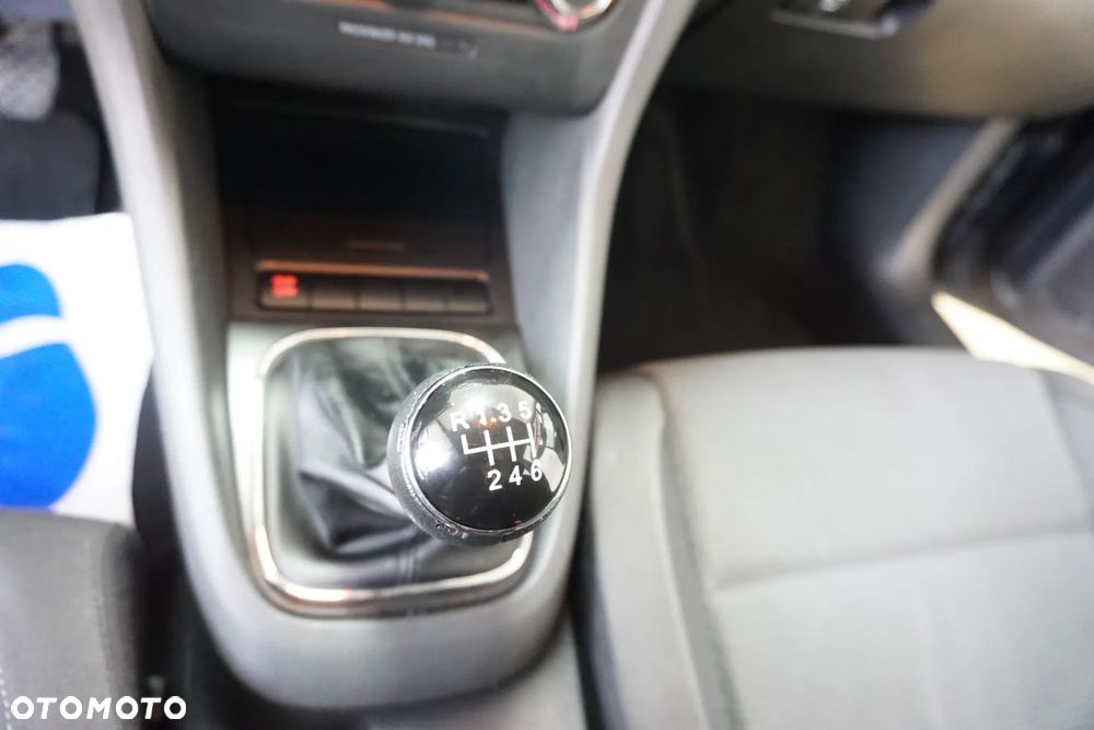 Volkswagen Golf 2.0 TDI DPF Comfortline - 28