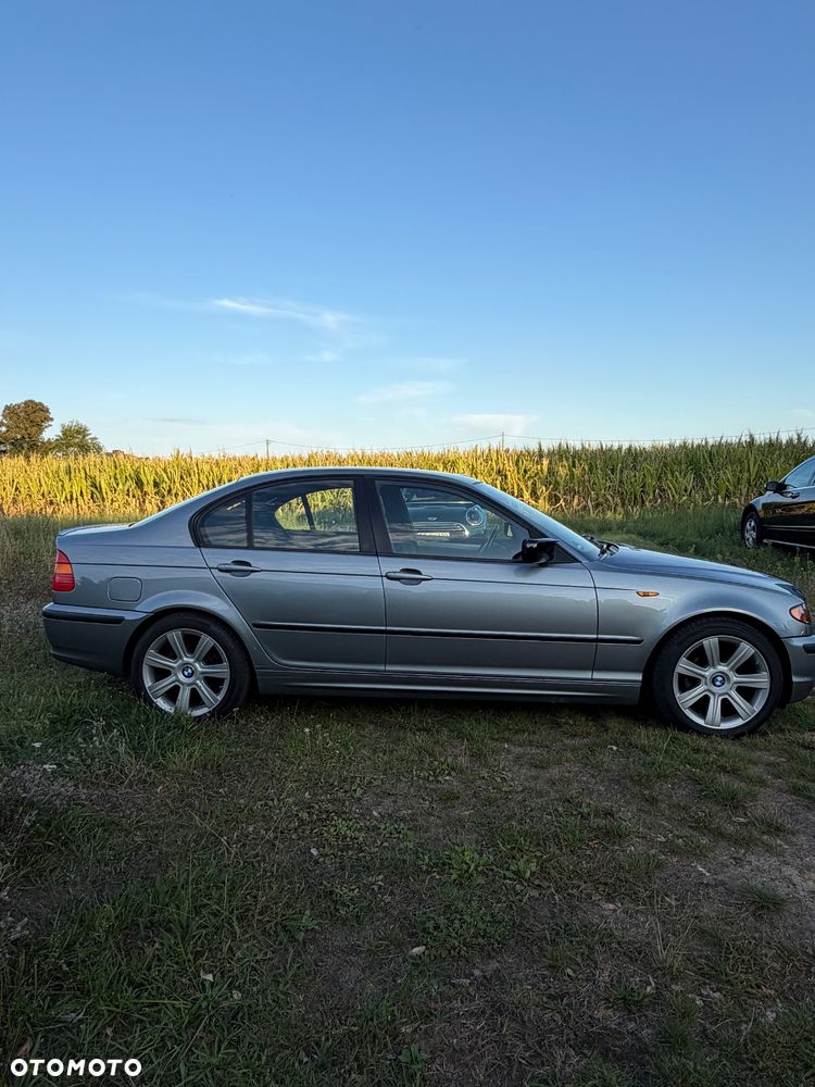 BMW Seria 3 318i - 5