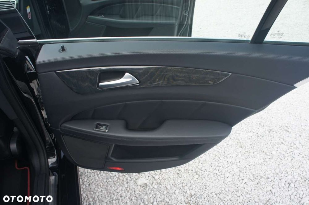 Mercedes-Benz CLS - 24