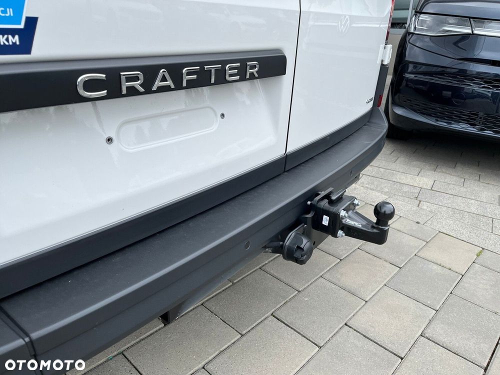Volkswagen Crafter Crafter 35 Furgon, silnik: 2,0 l  130 kW, skrzynia biegów: napęd 4MOTION, automatyczna 8-biegowa rozstaw osi: 3640 mm - 9