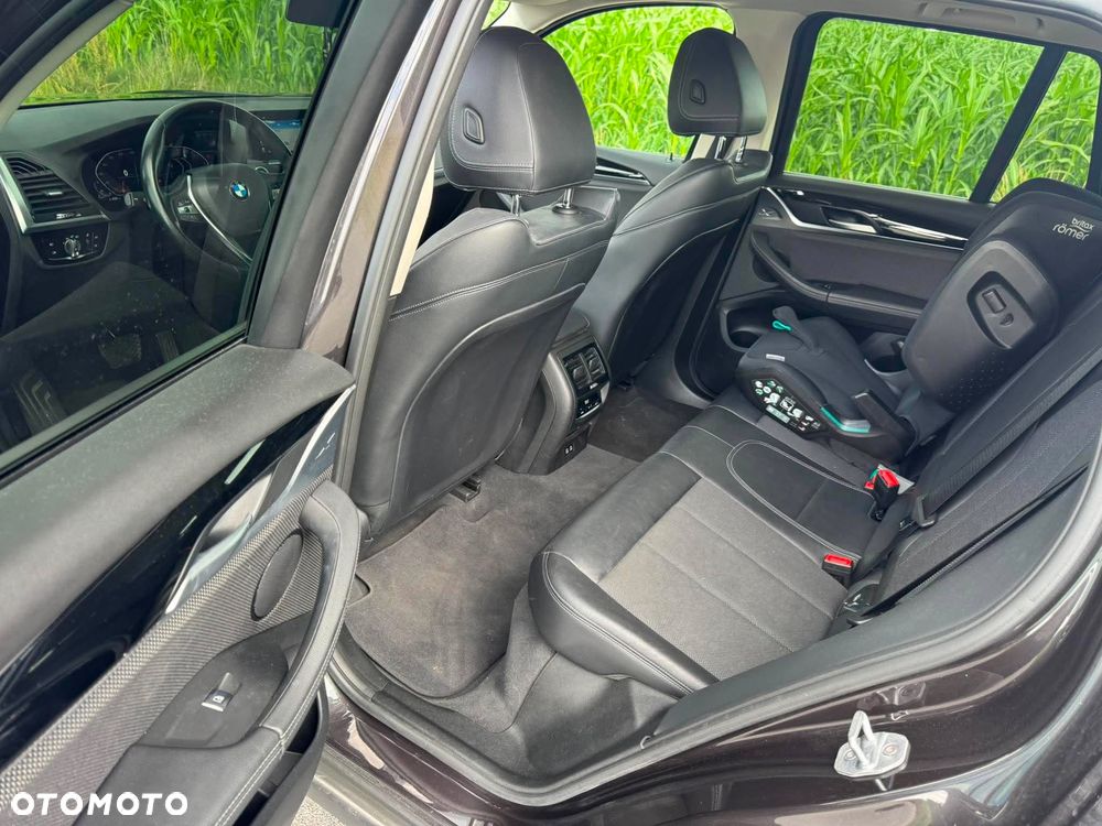 BMW X3 xDrive20d - 12