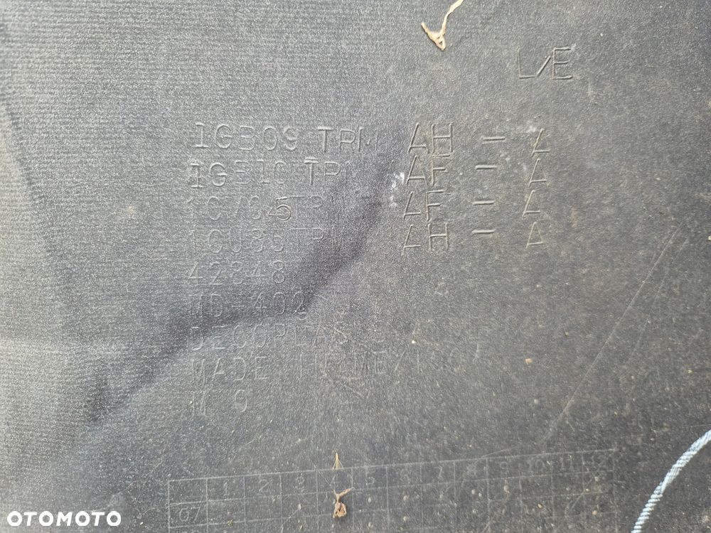 Zderzak przód przedni Dodge Journey - 12