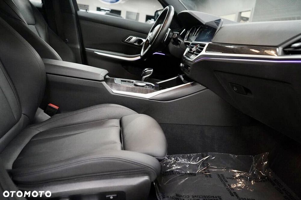 BMW Seria 3 - 25