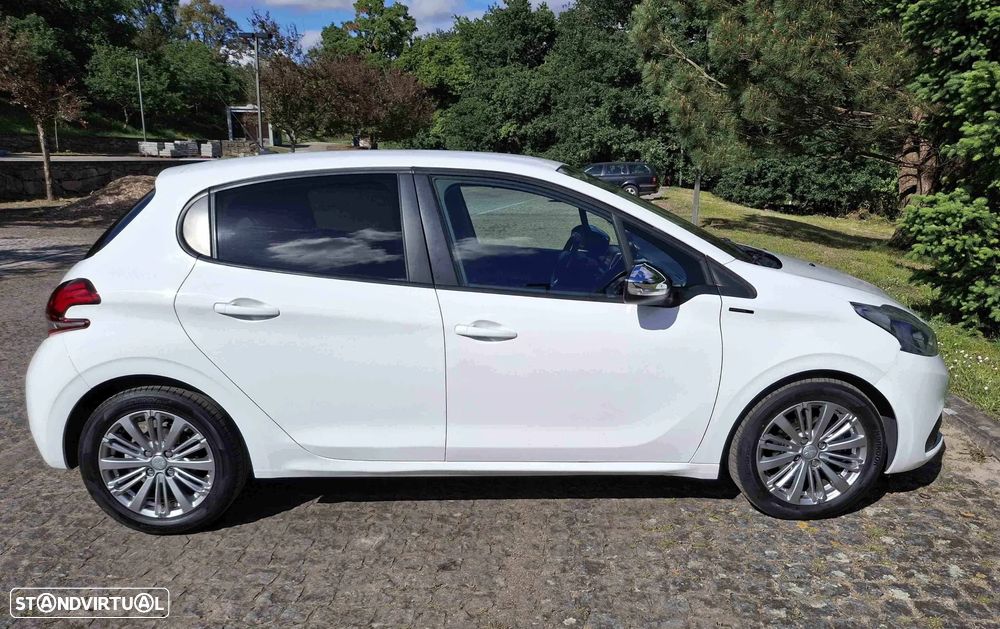 Peugeot 208 1.5 BlueHDi Signature - 2