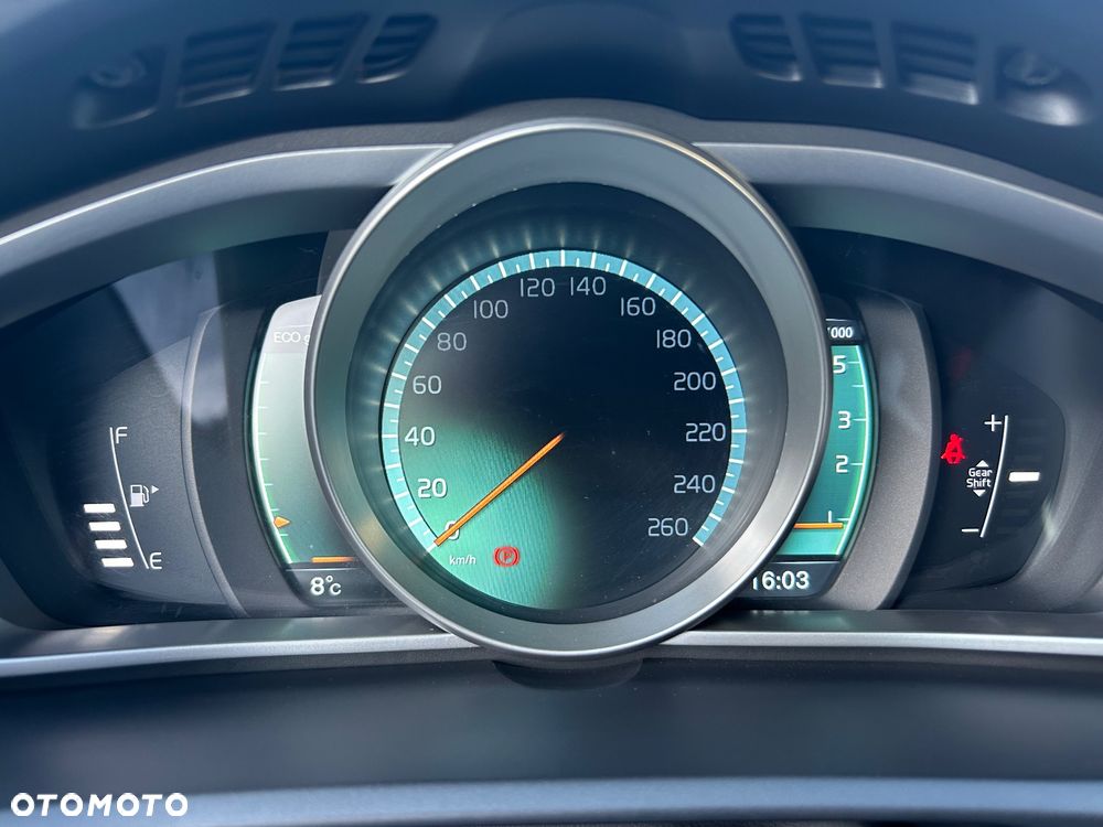 Volvo V40 D4 Drive-E R-Design Momentum - 23