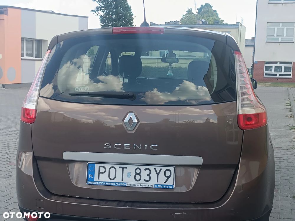 Renault Grand Scenic 1.9 dCi FAP Dynamique - 11