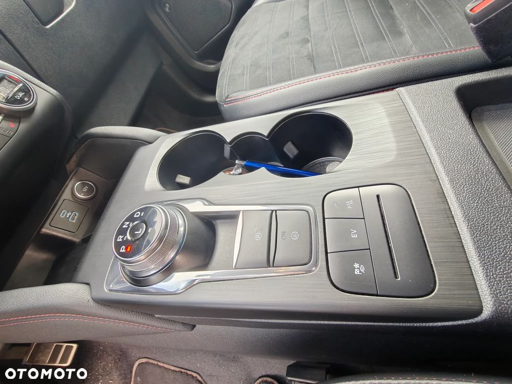 Ford Kuga 2.5P PHEV FWD ST-Line - 24