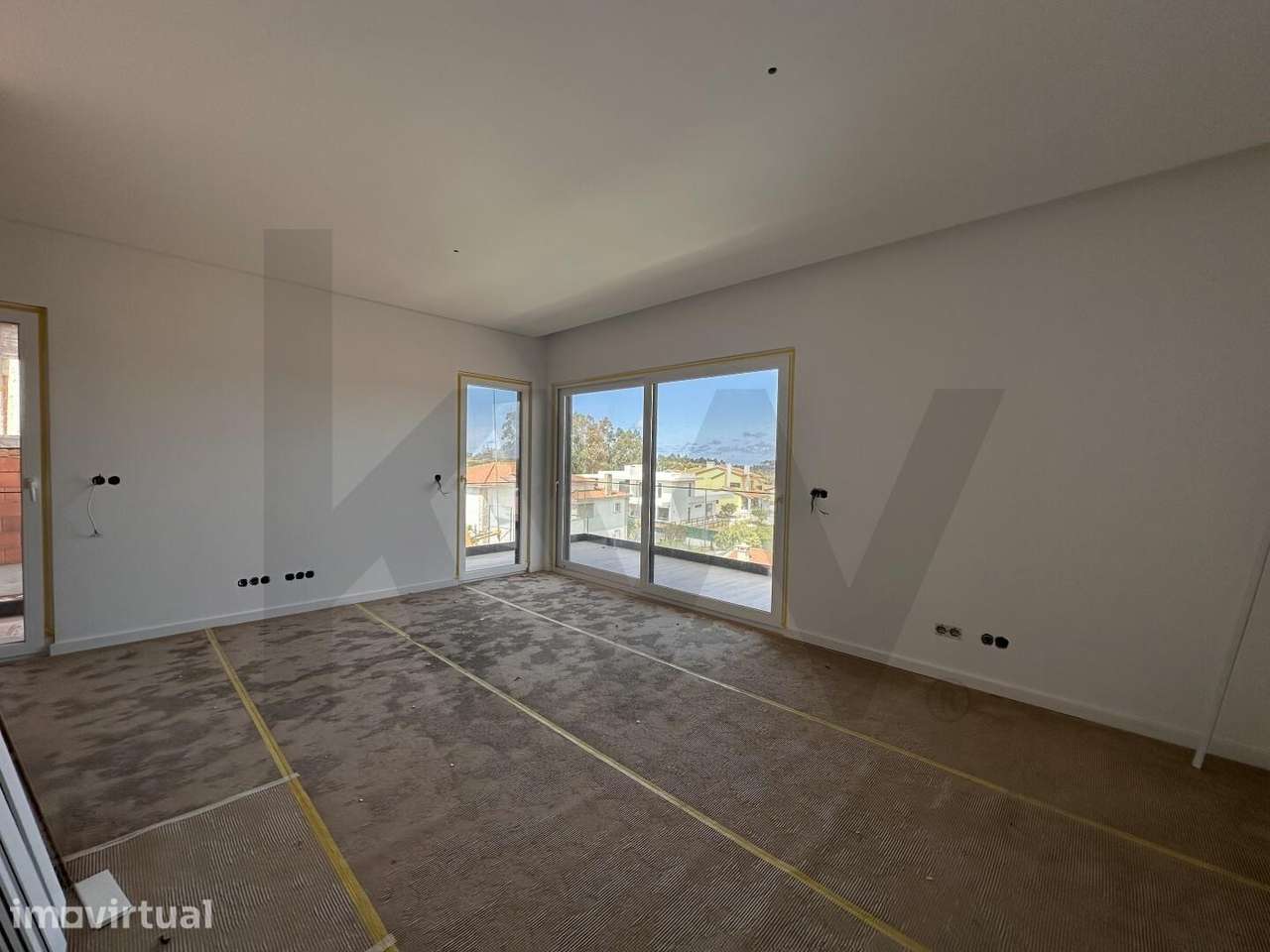 Apartamento T3 Novo com 147m2 em Condomínio Privado com Piscina na Eri - Grande imagem: 2/22