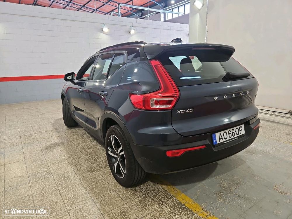 Volvo XC 40 1.5 T3 R-Design Geartronic - 2