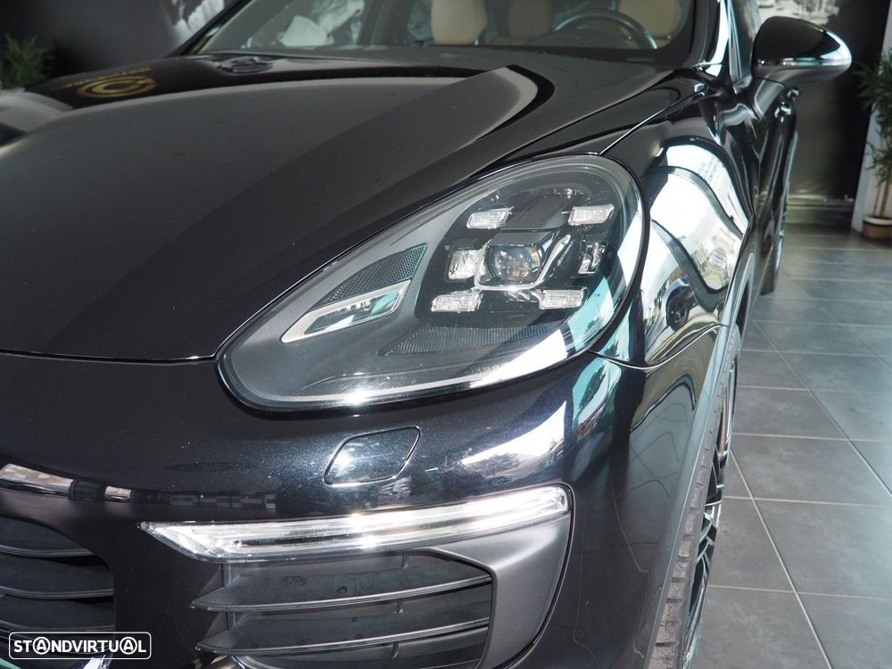 Porsche Cayenne S E-Hybrid Platinum Edition - 3