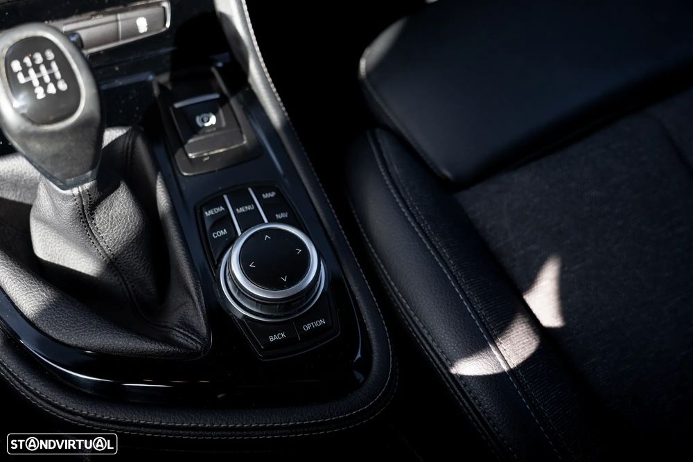 BMW 216 Active Tourer d Line Luxury - 23