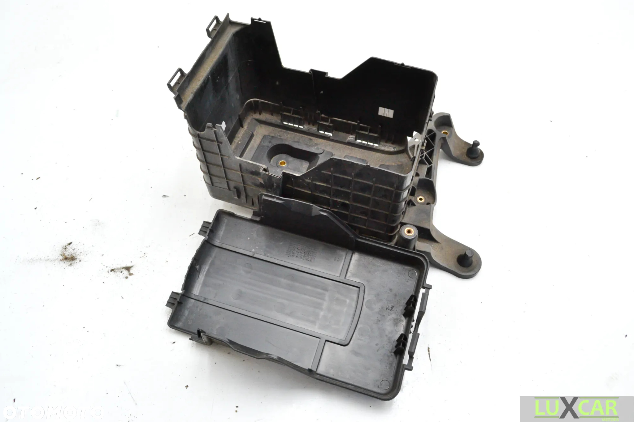 VW PASSAT CC 2.0 TDI OBUDOWA OSŁONA AKUMULATORA SKRZYNKA 3C0915335 GORLICE - 6