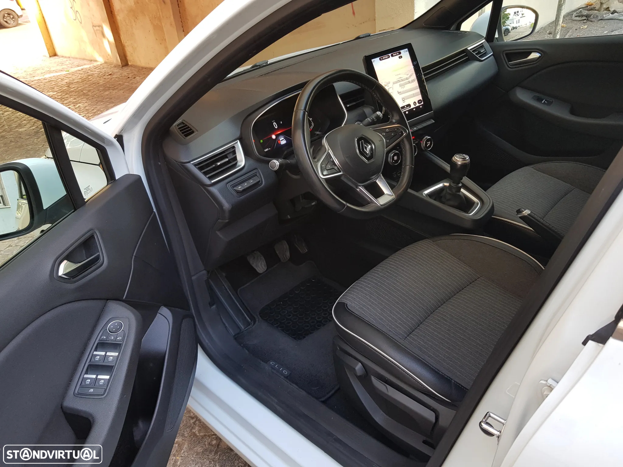 Renault Clio 1.5 Blue dCi Exclusive - 12