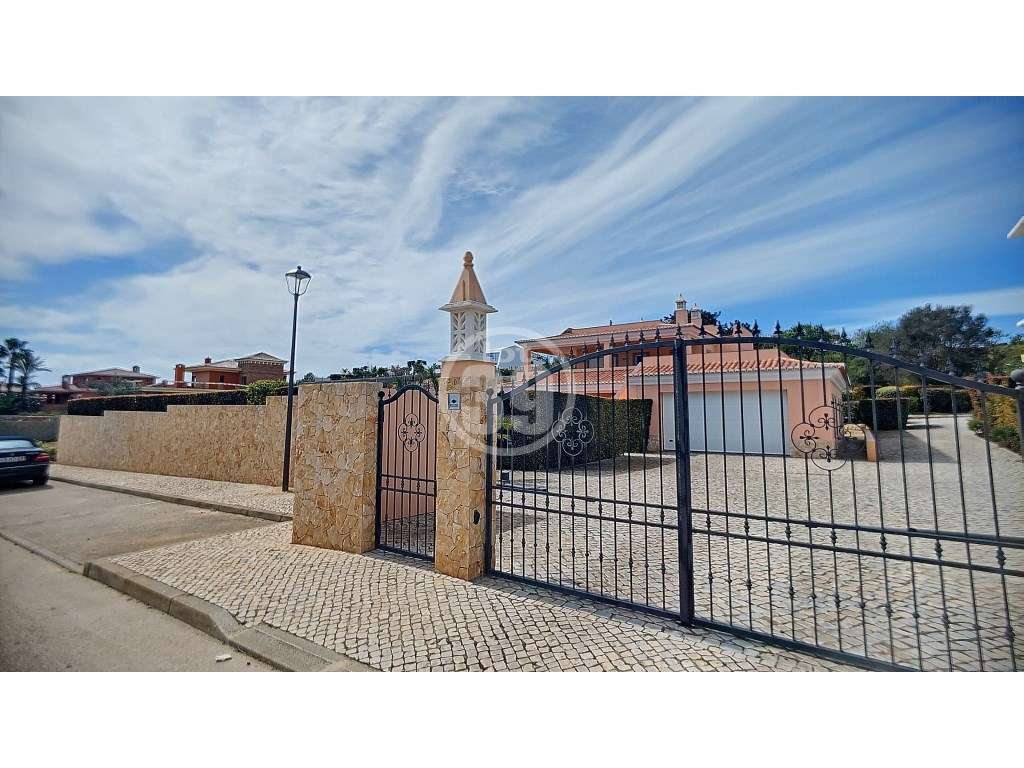 Moradia de Luxo T4 com Piscina Aquecida a 10 Minutos da Praia - Grande imagem: 3/59