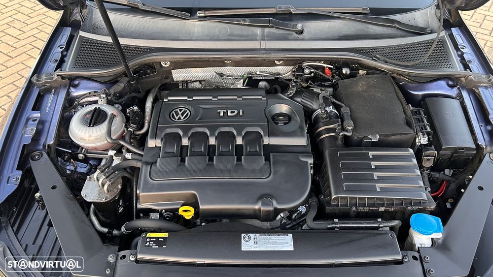 VW Passat Variant 2.0 TDI Highline - 15