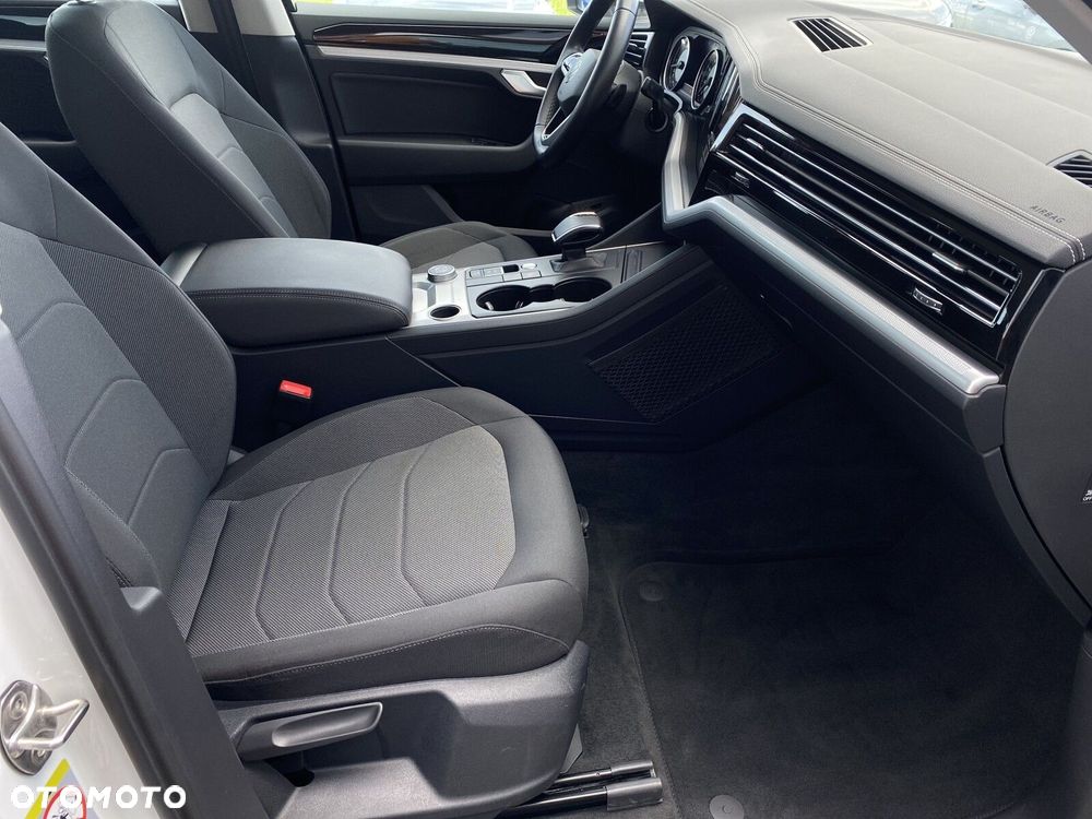 Volkswagen Touareg 3.0 V6 TDI 4Motion - 30