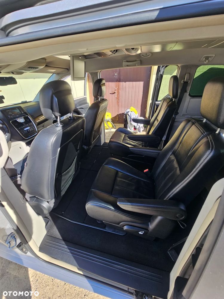 Chrysler Town & Country 3.6 Touring - 28