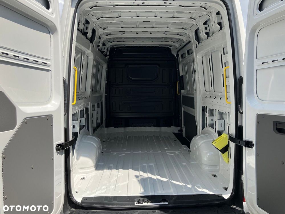 Volkswagen Crafter 35 2.0 TDI L3H3 3640 140 KM - 15