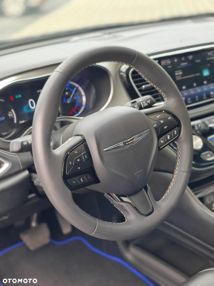 Chrysler Pacifica - 14