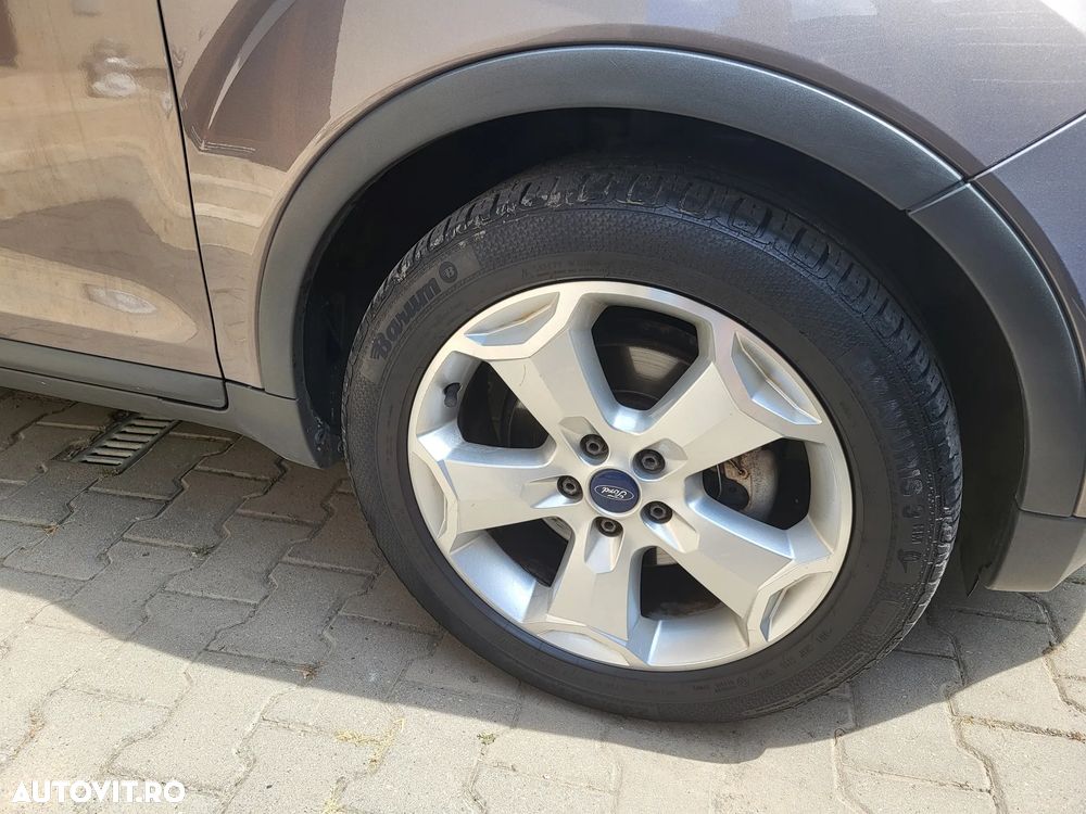 Ford Kuga - 24