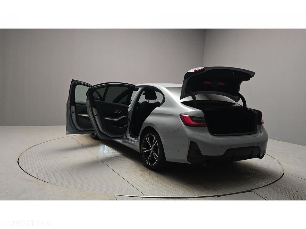 BMW Seria 3 320d xDrive mHEV M Sport - 11