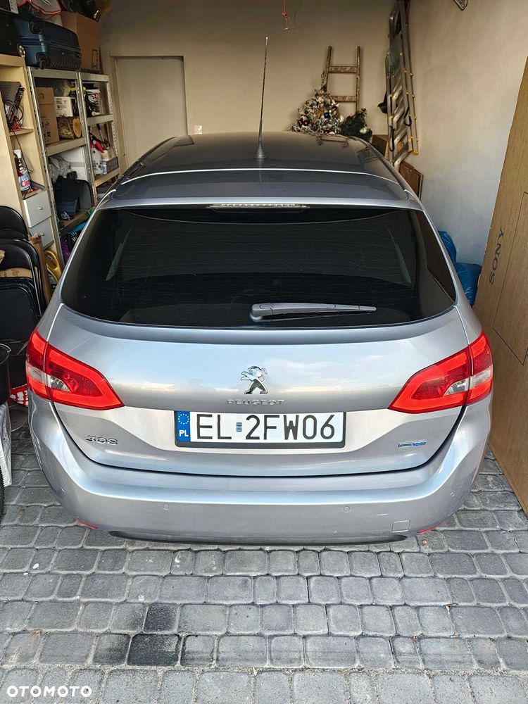 Peugeot 308 - 8