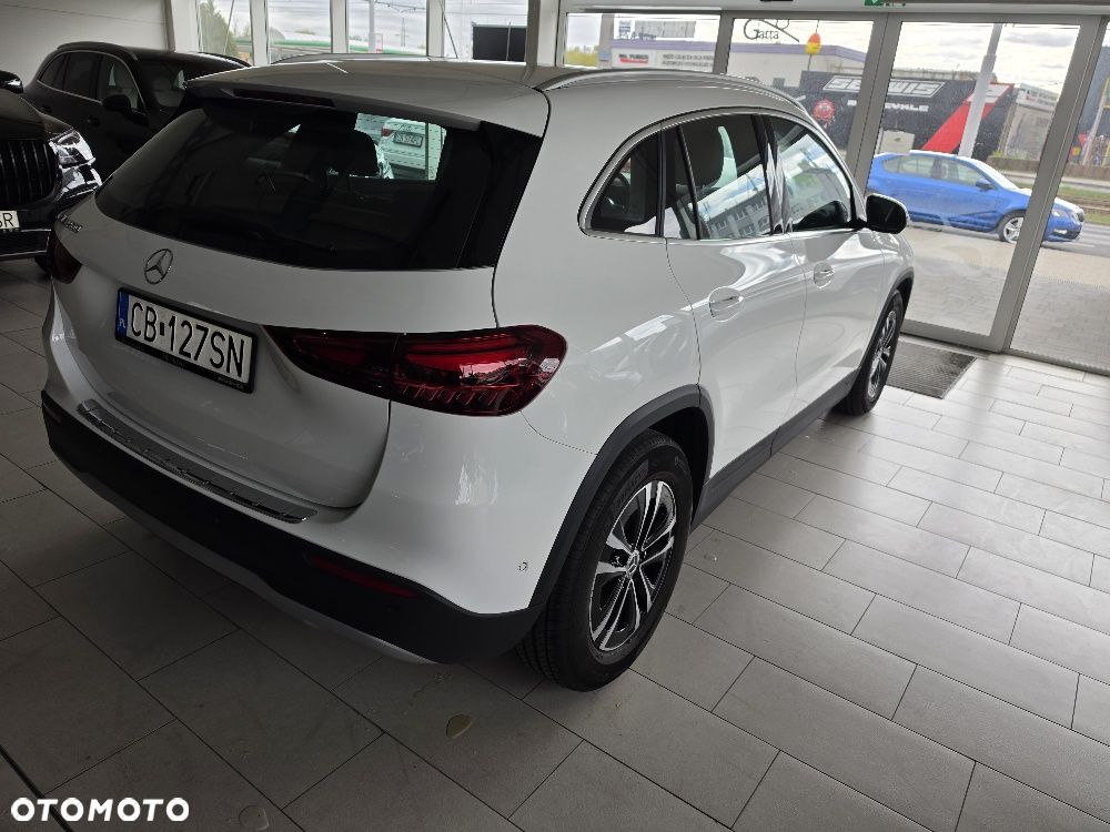 Mercedes-Benz GLA 200 Style - 2