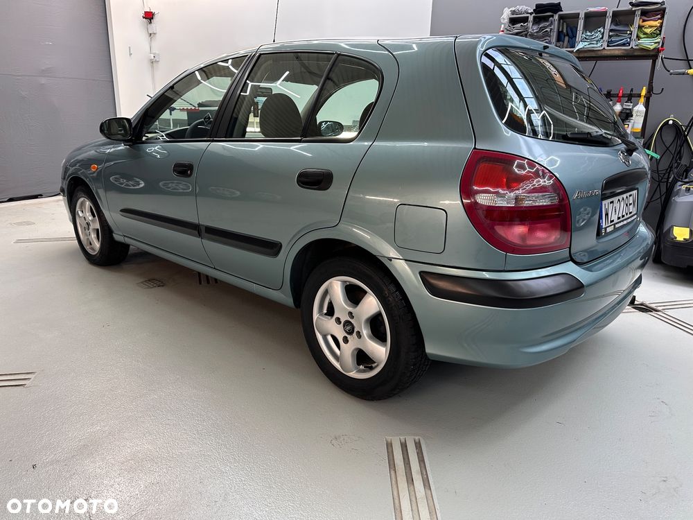 Nissan Almera 1.8 Comfort - 2