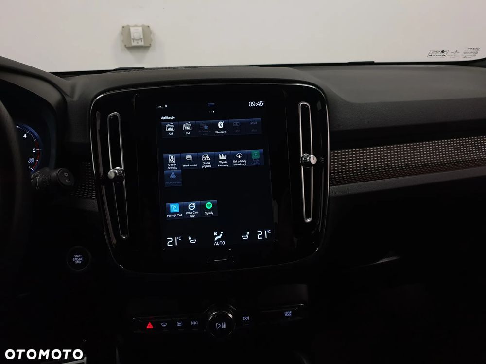 Volvo XC 40 D4 AWD R-Design - 17