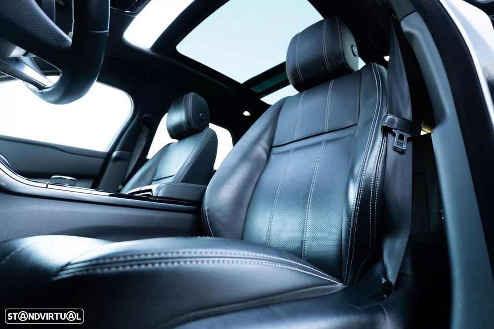 Land Rover Range Rover Velar 3.0 D300 AWD R-Dynamic - 12