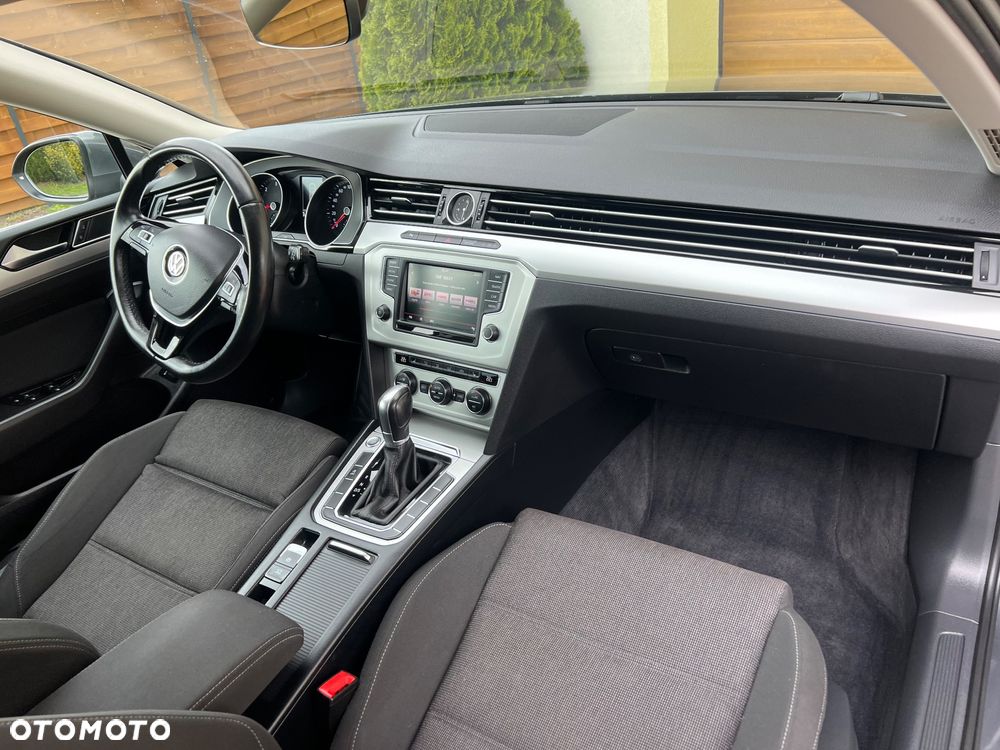 Volkswagen Passat - 19