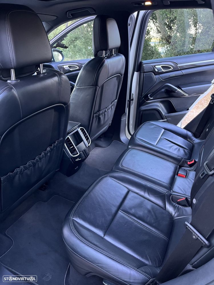 Porsche Cayenne - 9