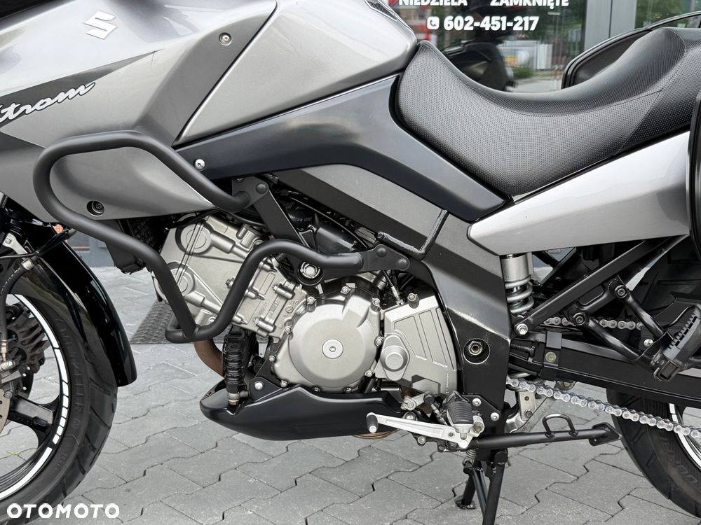 Suzuki V-STROM - 30