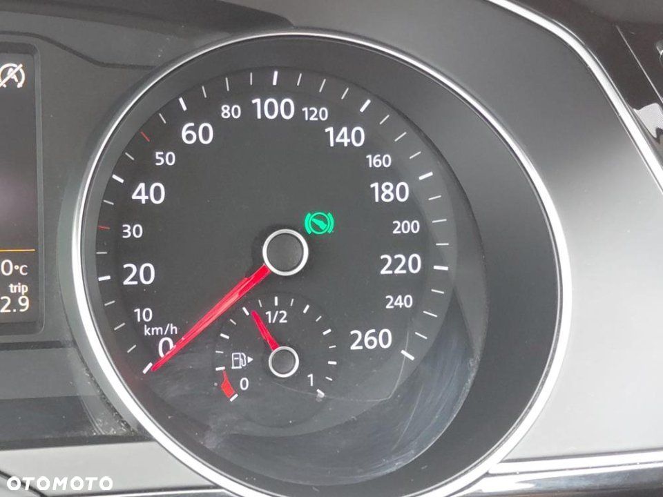Volkswagen Passat - 24
