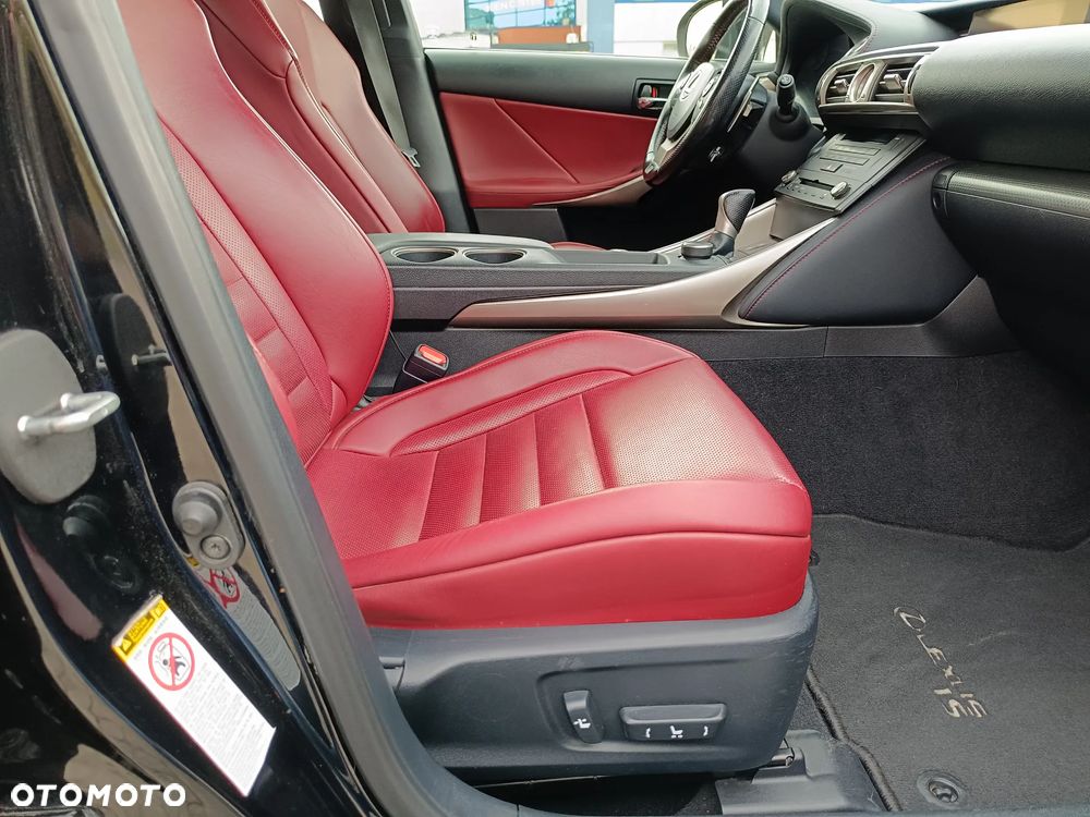 Lexus IS 200t F Sport - 18